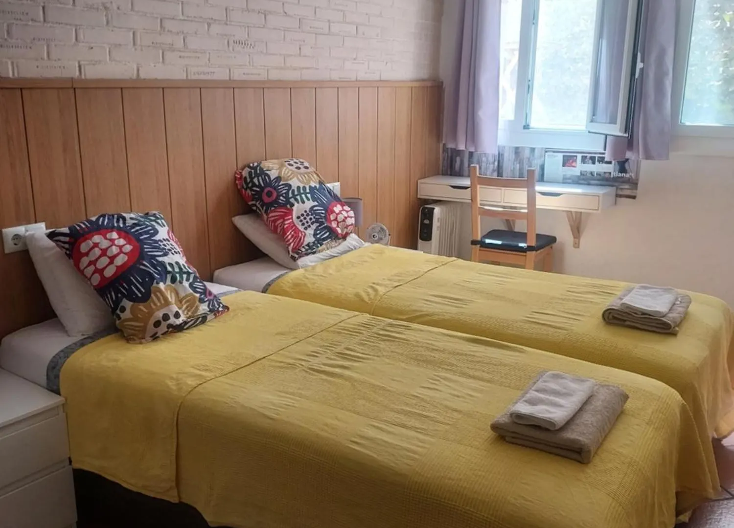 Barcelona Village Homestay Tiana Spanien
