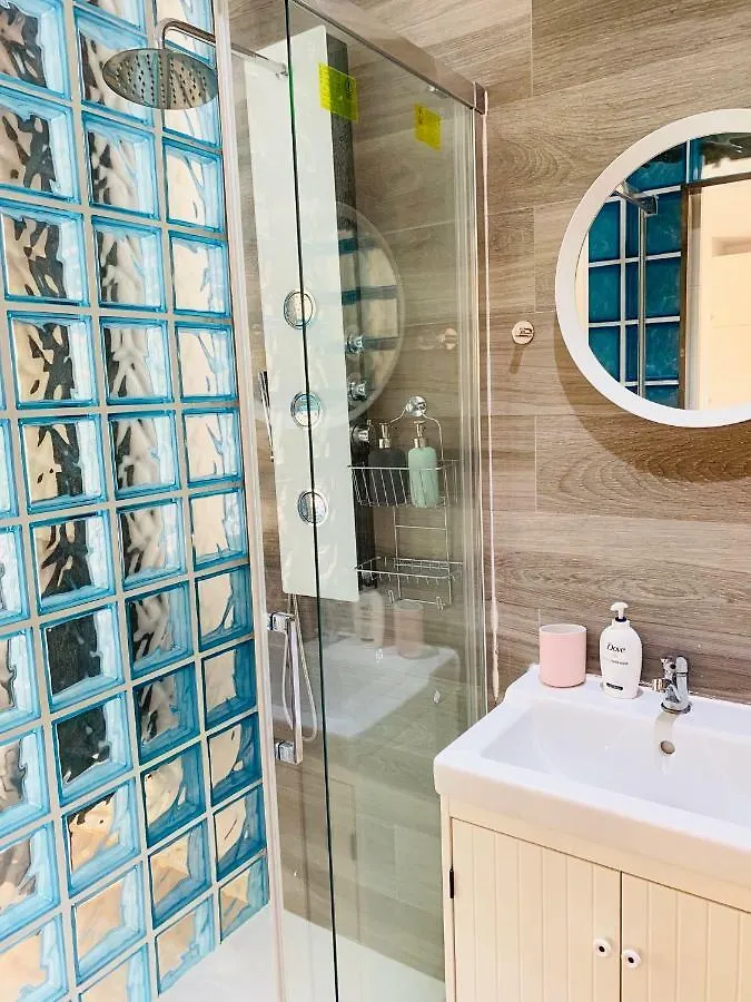 Barcelona Village Homestay Tiana