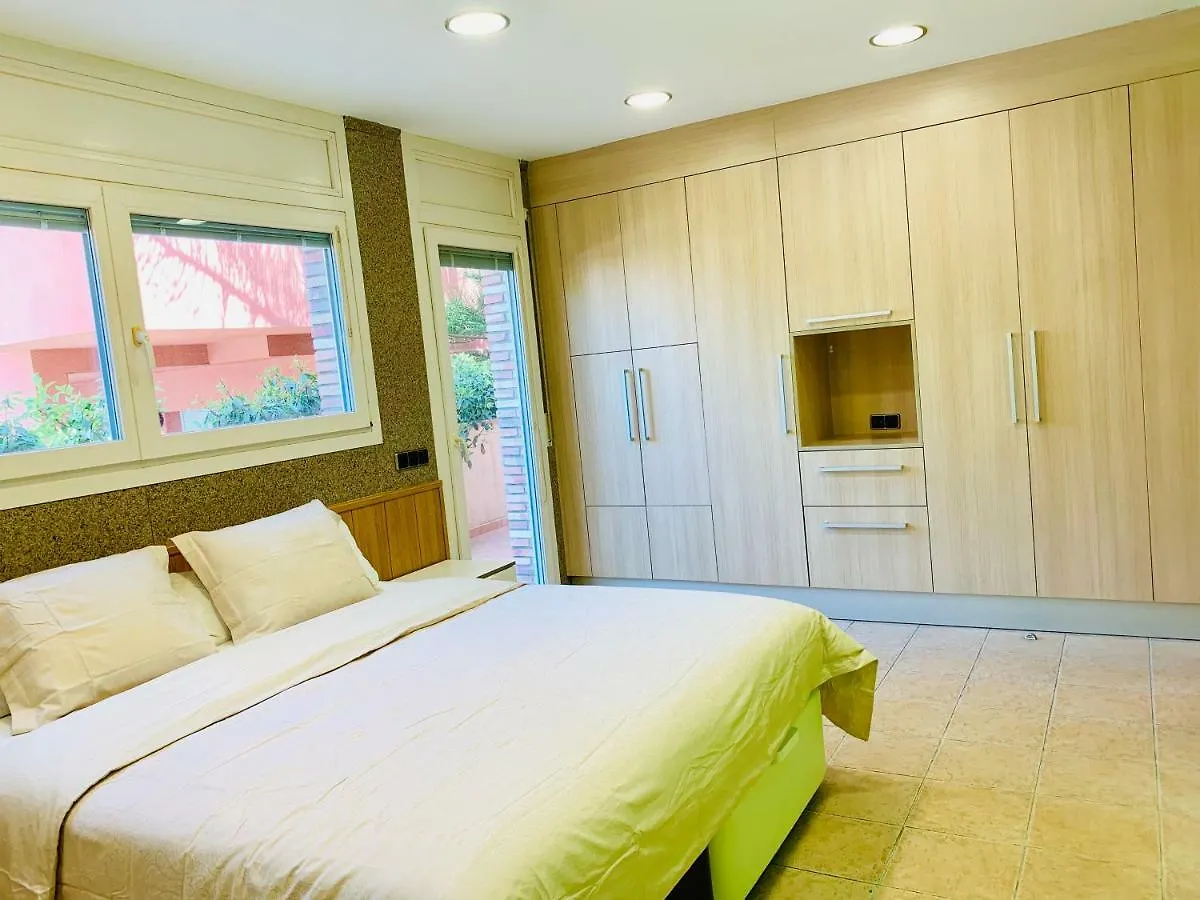 Barcelona Village Homestay Tiana 0*,