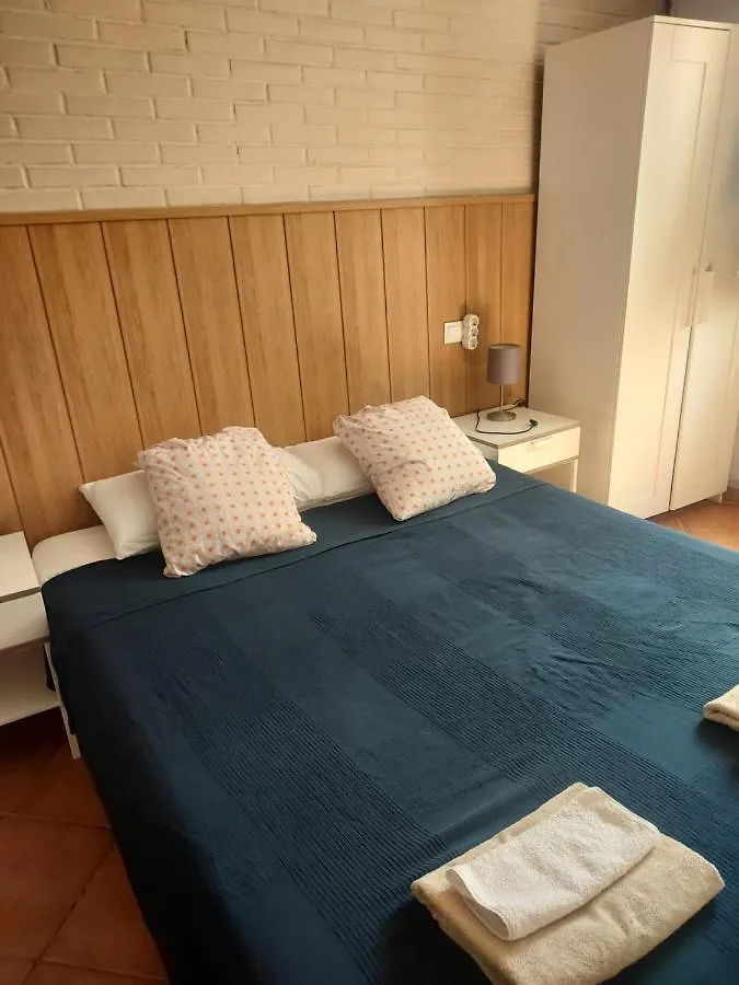 Barcelona Village Homestay Tiana