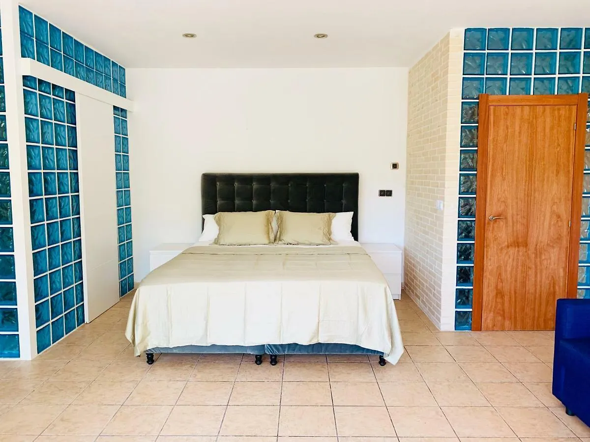 Barcelona Village Homestay Tiana